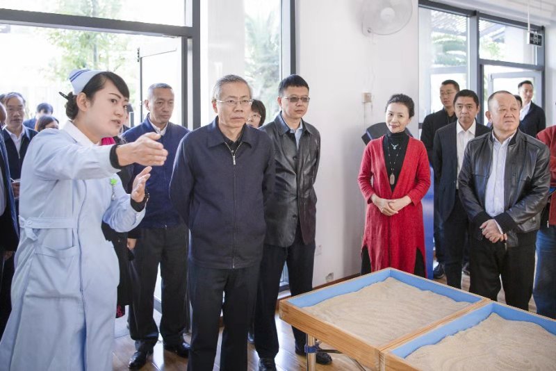 走访参观护理实训中心