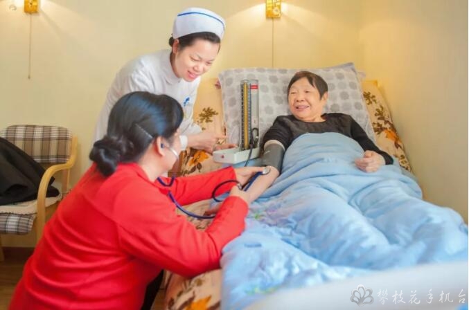 70岁以上候鸟老人在攀也可免费坐公交！攀枝花出台21项养老服务清单！