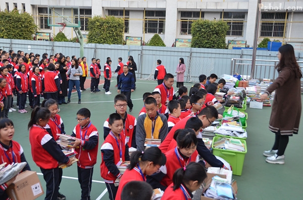 市外国语学校举行“书香花城·一木环保”校园公益活动