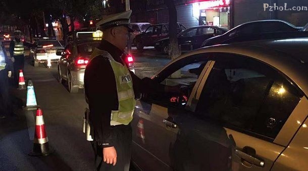 大半夜遇到查酒驾怎么办？一招教你快速过关！攀枝花老司机们速看……