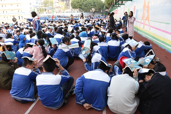 市四中（市实验学校） 开展十一月应急避险（反恐）疏散演练