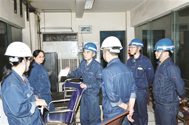 攀钢钒轨梁厂强化职工遵章守纪意识