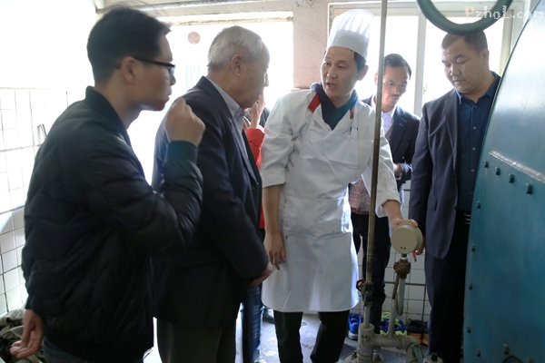 市三中验收校园安全风险第三方评估工作成果