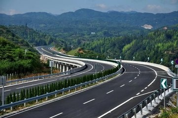 注意！元旦假期高速不免费，这些路段施工