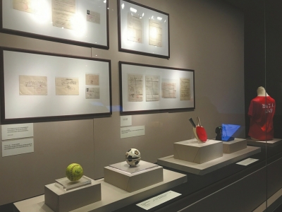 博物馆热闹展出的"好雨时节——见证改革开放四川四十年"展