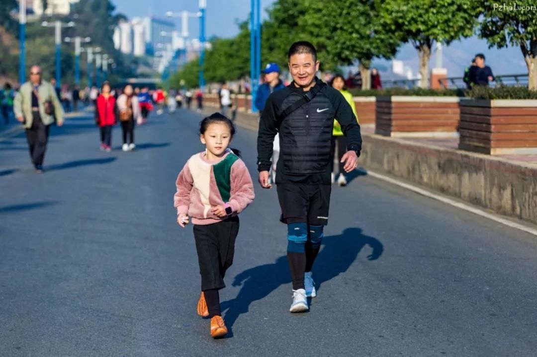 追梦2019！攀枝花4000余人畅跑迎新年！