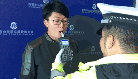 这锅我不背！攀枝花一男子涉嫌醉驾甩锅藿香正气水......