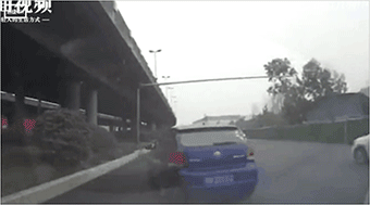 26秒被连续别车8次女司机第一次遇到这事