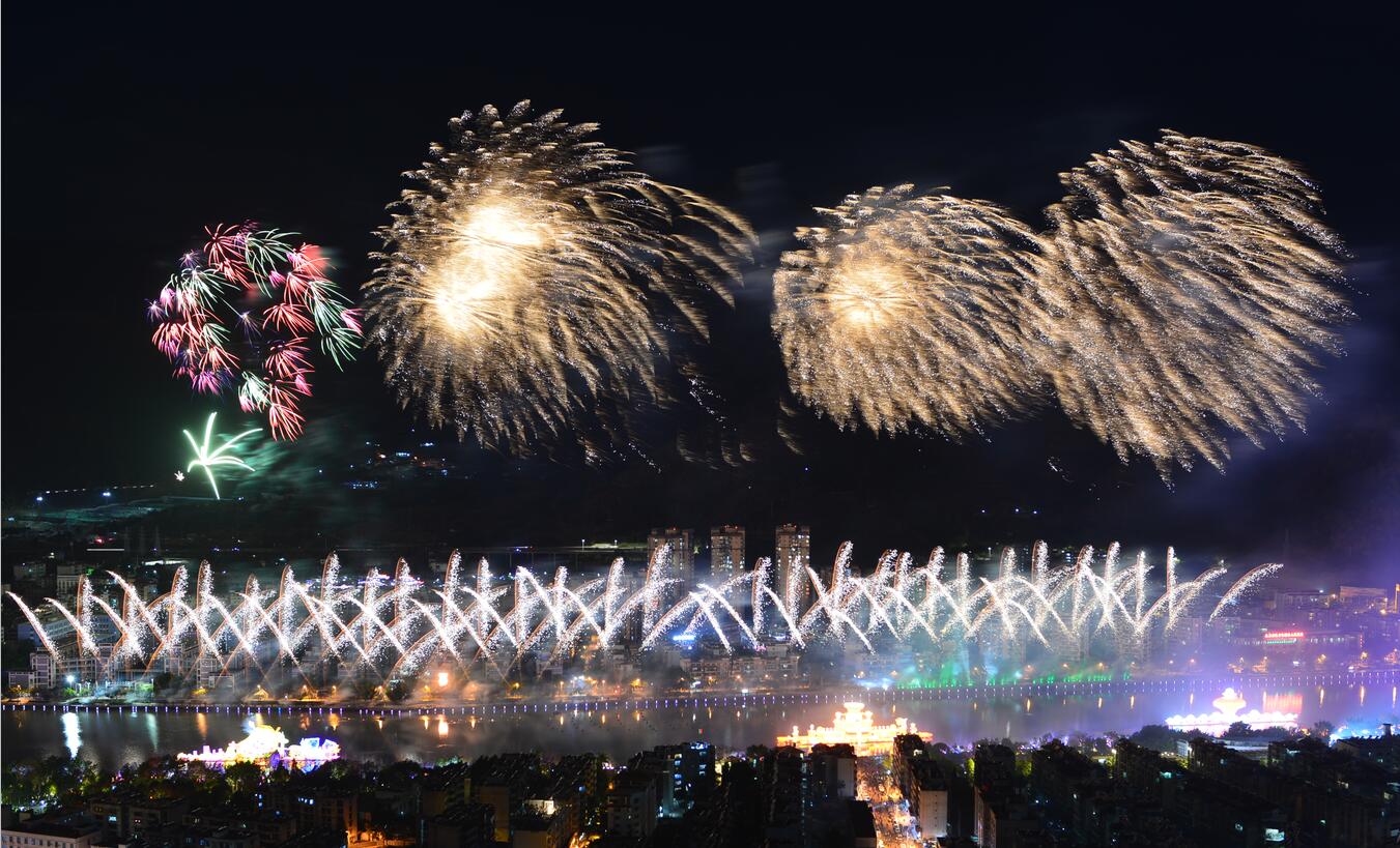 元宵焰火精彩瞬间