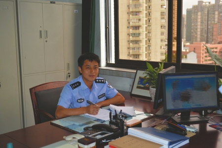 37岁国保民警何致远因病去世 听着3岁女儿的录音 他闭上了眼睛