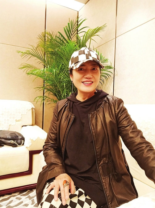 东伯,黄梁宇,邓滢,骆畅,张婕,孙洪,范艳等省人艺实力演员担任主要角色