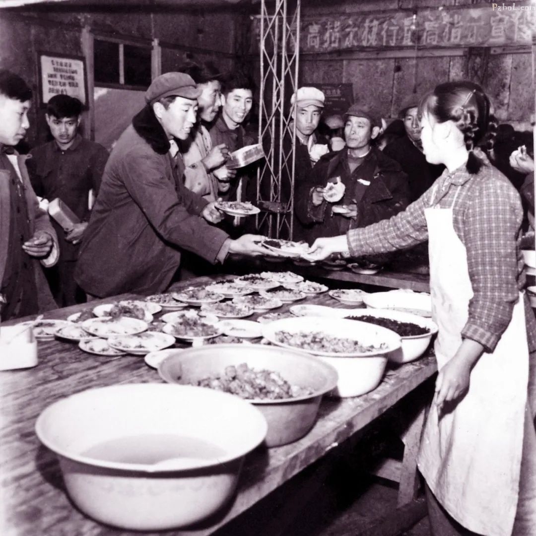 老照片里的故事 | 有你曾经历过的场景和熟悉的人吗?