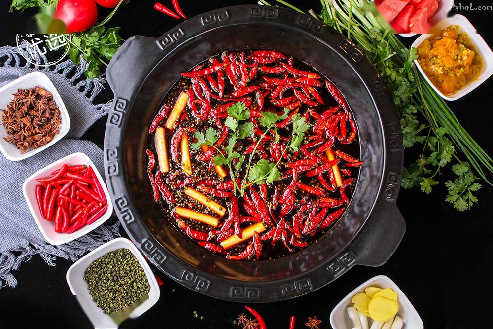 独家秘制配方,采用一次清油红汤锅底