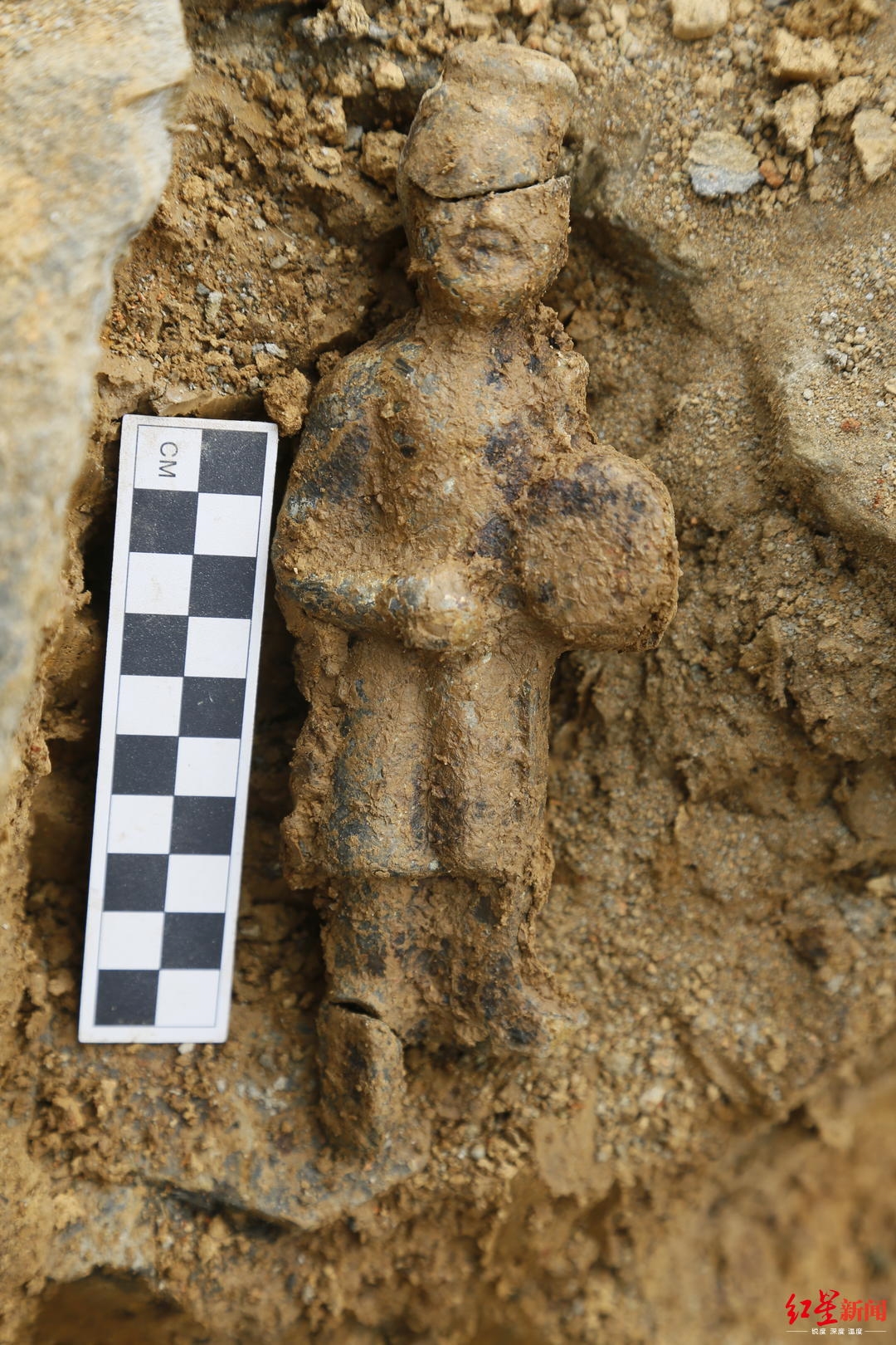 东汉墓葬出土的击鼓俑