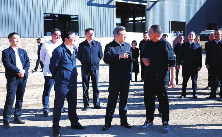 贾瑞云在攀宝钛金属